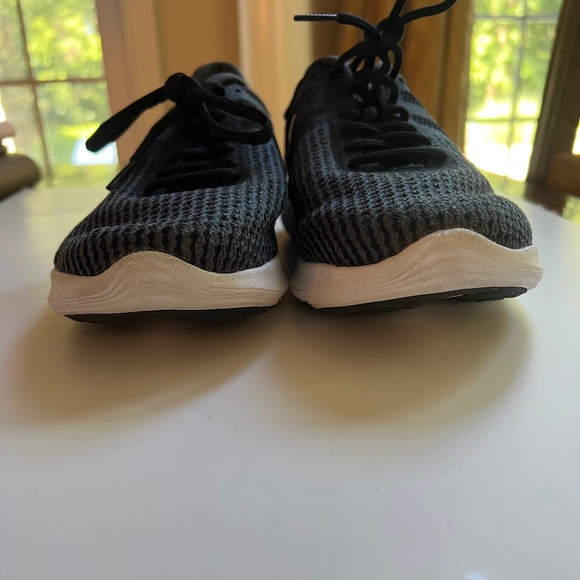 Nike Downshifter Black and White Size 8.5 - Picture 6 of 6